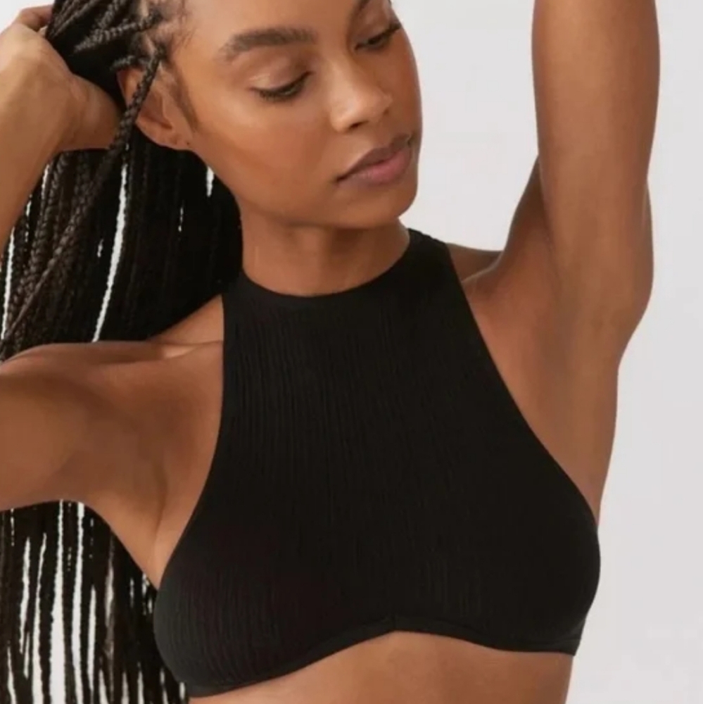 2 Urban Outfitter Out From Under Seamless Bra Top Cropped  size M/L
